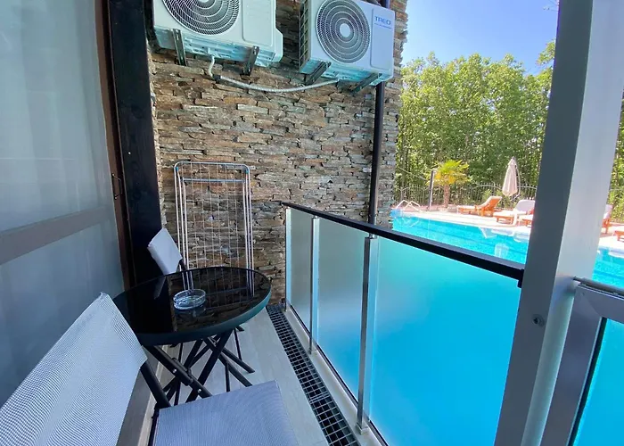 Ξενοδοχείο με διαμερίσματα The Paradise Πριμόρσκο