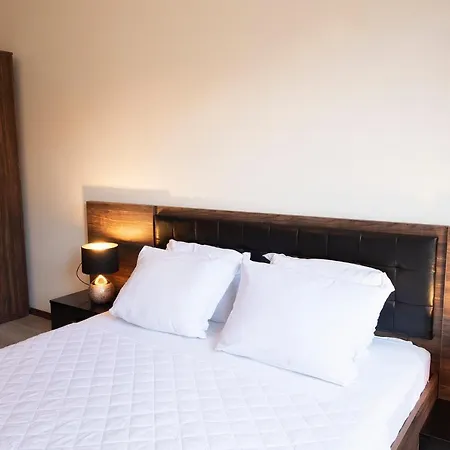 アパートホテル The Paradise