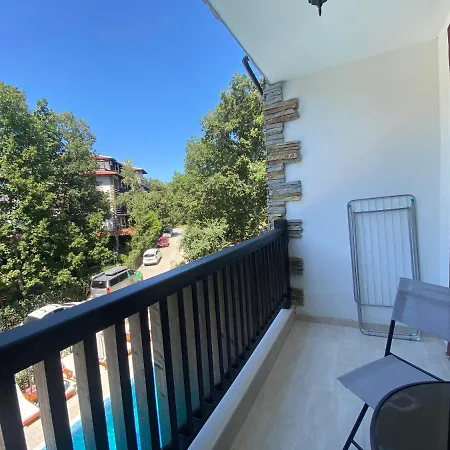 The Paradise アパートホテル プリモルスコ